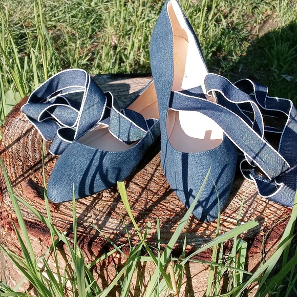 Nine West denim lace-up flats - Picture 3 of 12